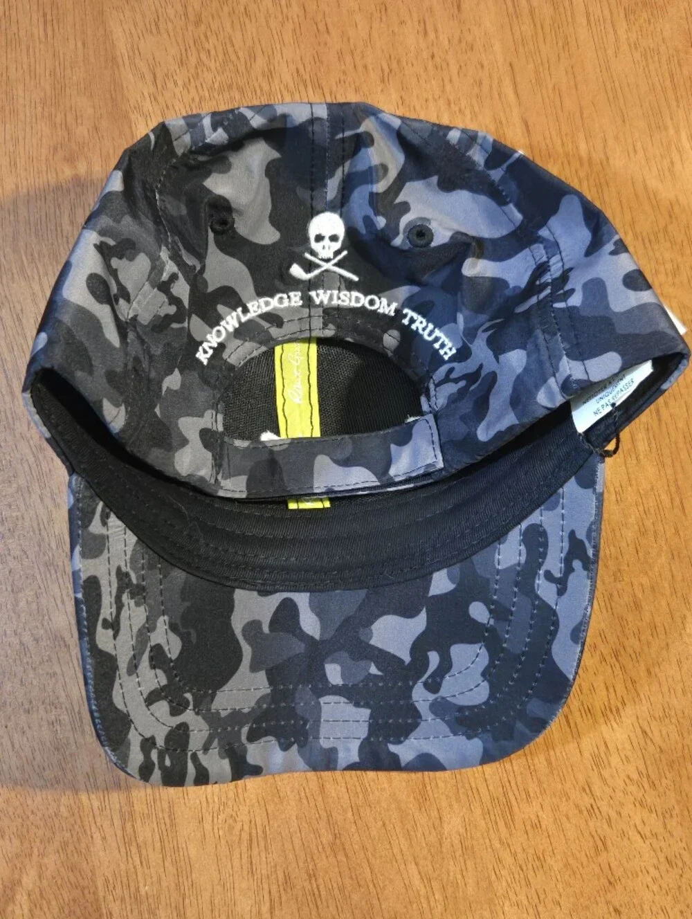 Robert Graham Black & Gray Camo Golf Hat New